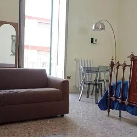 Mezzanino Con Patio E Archi A Vela Apartment