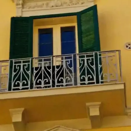 Mezzanino Con Patio E Archi A Vela * Bari