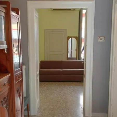 Mezzanino Con Patio E Archi A Vela