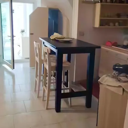 Mezzanino Con Patio E Archi A Vela * Bari