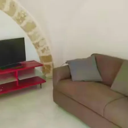 Mezzanino Con Patio E Archi A Vela * Bari